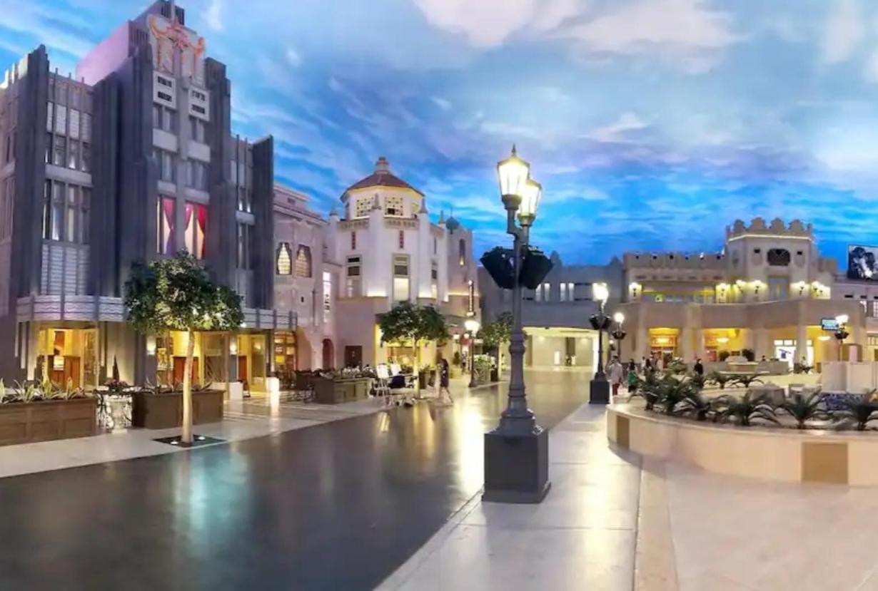 Corniche Street - For Males "Peaceful Bed Space" อาบูดาบี ภายนอก รูปภาพ